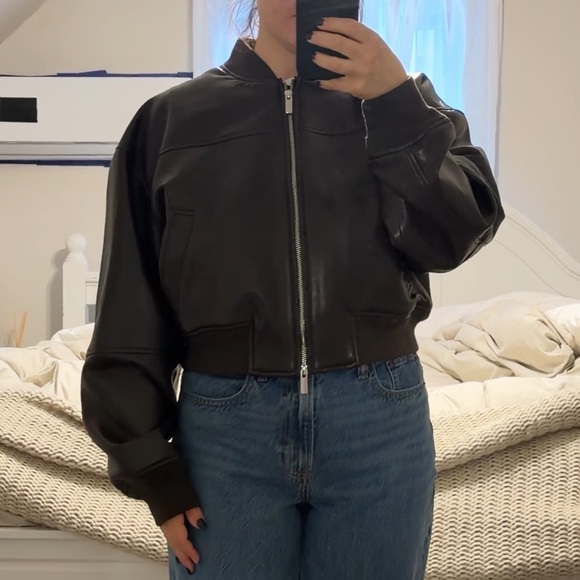 Aritzia synergy bomber jacket NWT - Picture 4 of 4